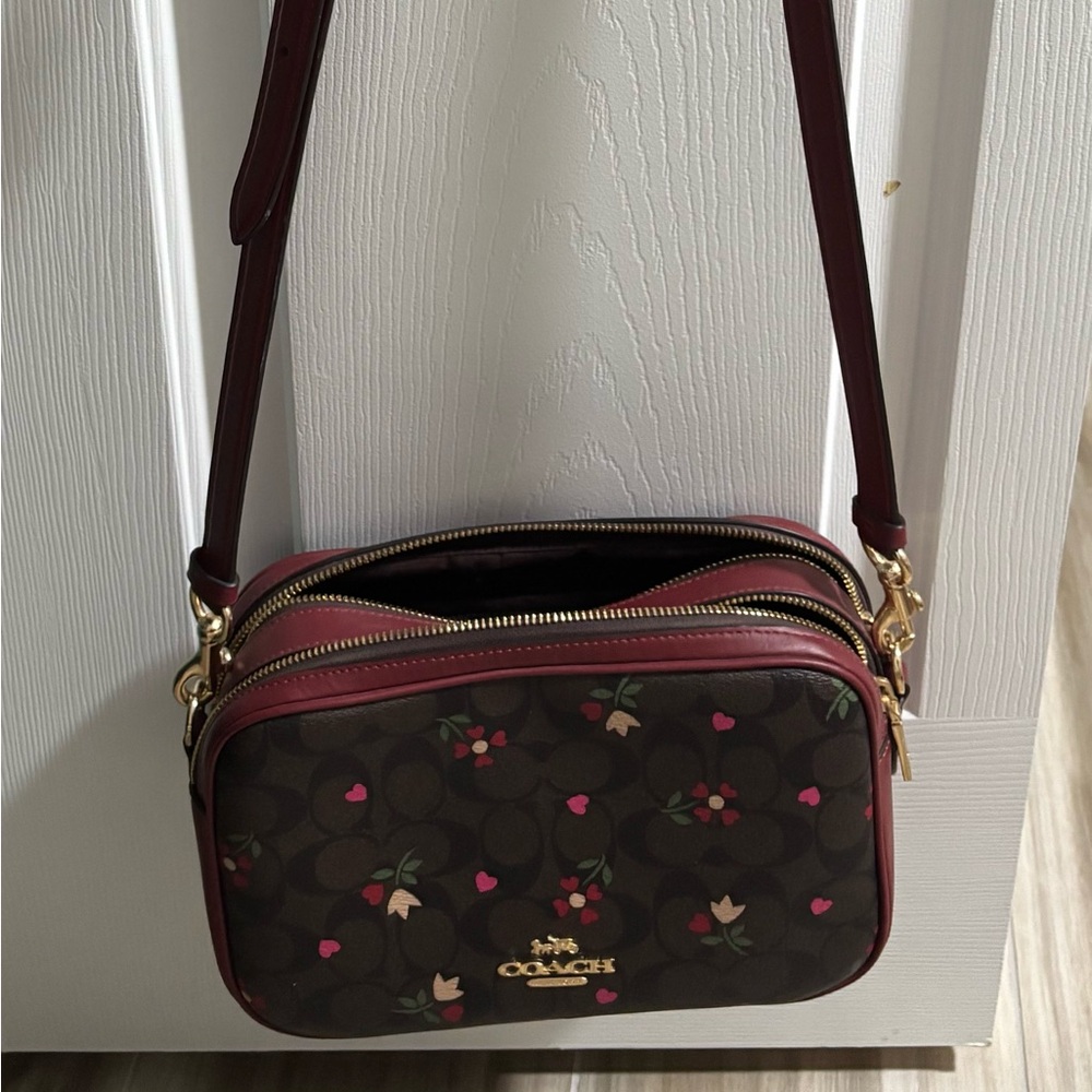 Coach crossbody.10x7in.